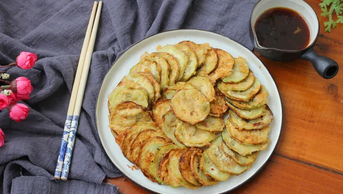 Pan-Fried Eggplant Patties with Garlic Dipping Sauce Recipe (香煎茄饼)