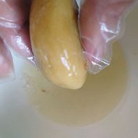 8:Coat edges with egg white and sesame seeds