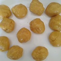 6:Shape dough balls evenly