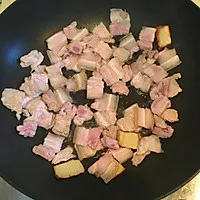 2:Render the pork fat gently