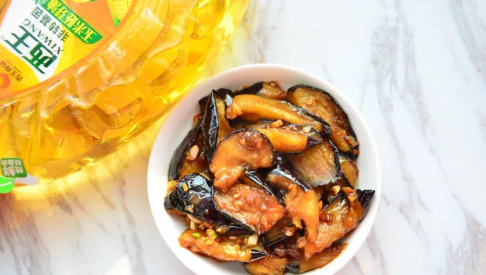 Braised Eggplant in Savory Sauce Recipe (红烧茄子)