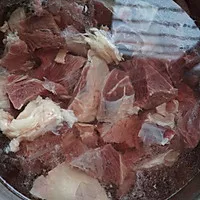 1:Cut and rinse the beef