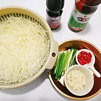 1:Soak the shreds to remove surface starch