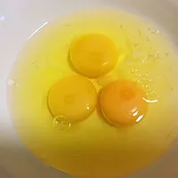 2:Whisk the eggs like you mean it