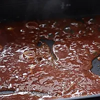 5:Cook the sauce with scallions