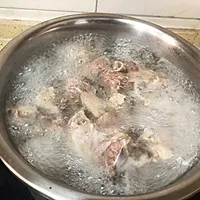 1:Blanch the ribs