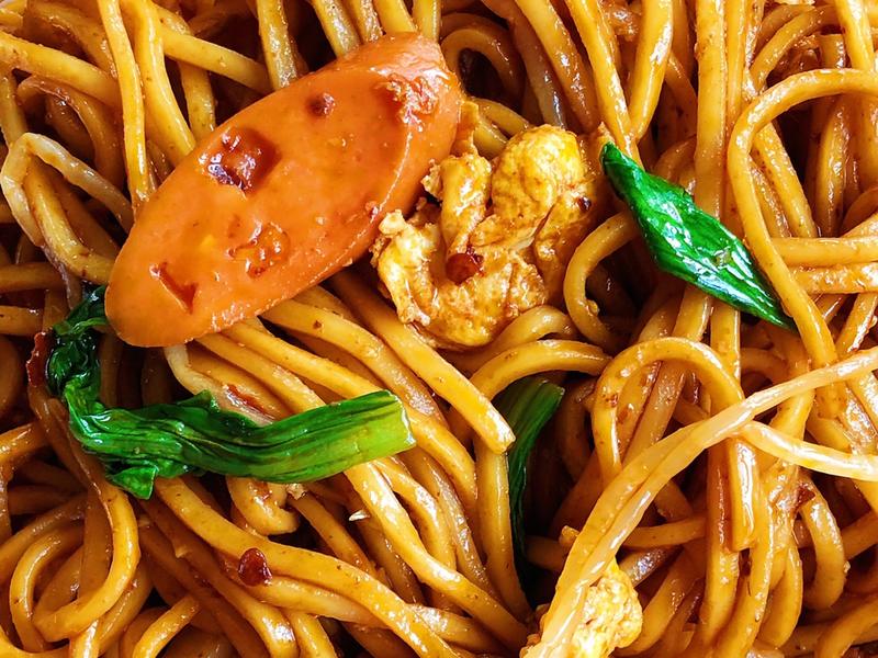 4:Fold in Noodles and Egg,Finish with Gentle Heat