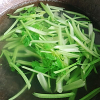2:Blanch celery quickly to lock in crunch