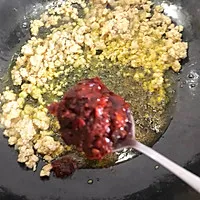 3:Bloom the doubanjiang and aromatics