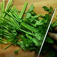 2:Keep cilantro stems and roots separate—they go in at different times