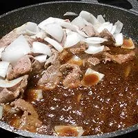 4:Cook remaining onion and sauce