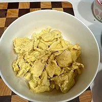 4:Poach the chicken gently