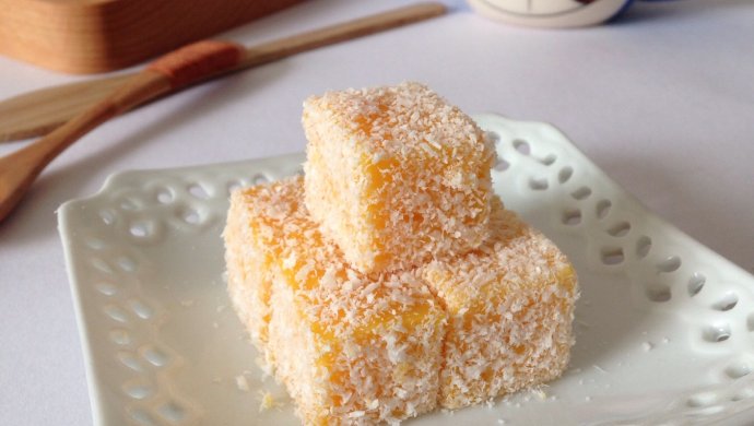 Pumpkin Coconut Squares Recipe (南瓜椰香软糕)