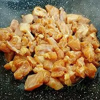 3:Sear the chicken without stirring too soon