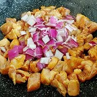 4:Add onion first, then bell pepper
