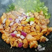 4:Add onion first, then bell pepper