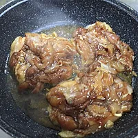 5:Sear chicken skin-side down
