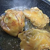 5:Sear chicken skin-side down