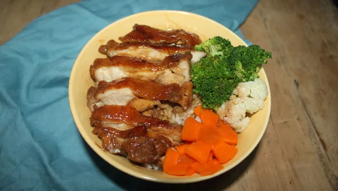 Chinese-Style Glazed Chicken Thigh Rice Bowl
