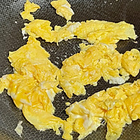 2:Cook eggs gently and remove early