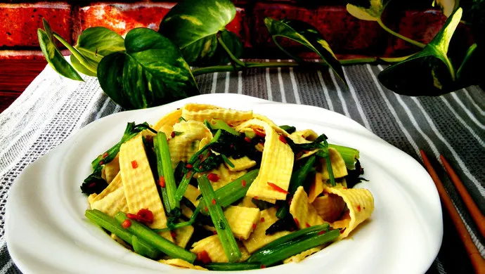 Sautéed Tofu Skin with Celery and Carrots