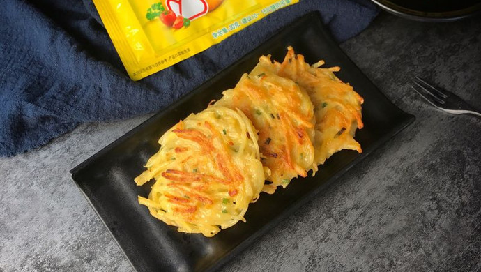 Crispy Shredded Potato Pancakes Recipe (香脆土豆丝煎饼)