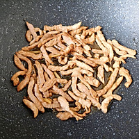 3:Stir-fry the pork quickly—just until cooked through