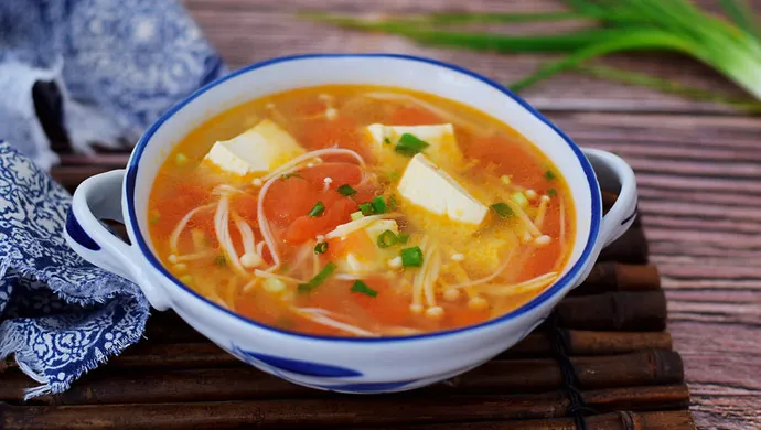 Easy Tomato, Tofu, and Enoki Mushroom Soup Recipe