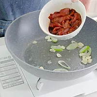 4:Stir-fry the beef