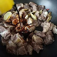 4:Deglaze and season