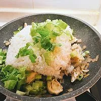 4:Add greens and seasonings