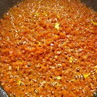 3:Stir-fry the carrots