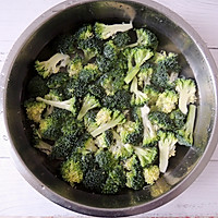 1:Trim and prep vegetables while water heats