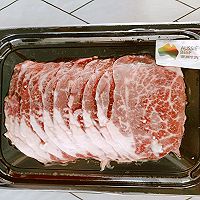 1:Don’t rush the beef—let it thaw until it’s just pliable enough to separate