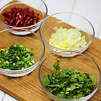 2:Prep all aromatics before heating the pan