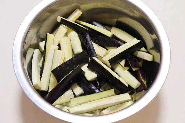 1:Salt the eggplant first