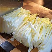1:Trim the core and slice the leaves thin