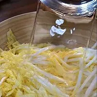 3:Rinse lightly and squeeze dry