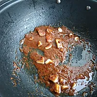 6:Fragrant Aromatics, Then Thicken Sauce