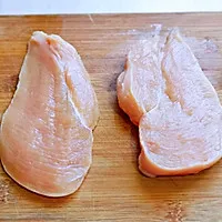 1:Poach the chicken gently