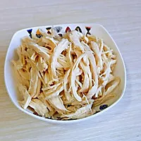 3:Shred the chicken by hand
