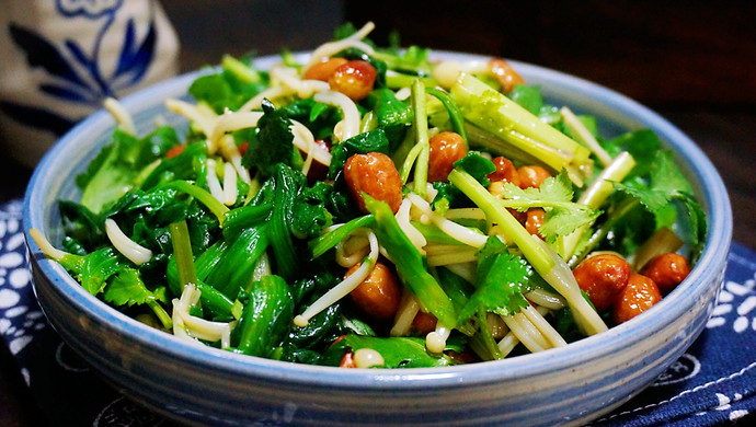 Cold-Tossed Spinach with Enoki Mushrooms Recipe (凉拌菠菜)