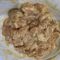 2:Coat the chicken